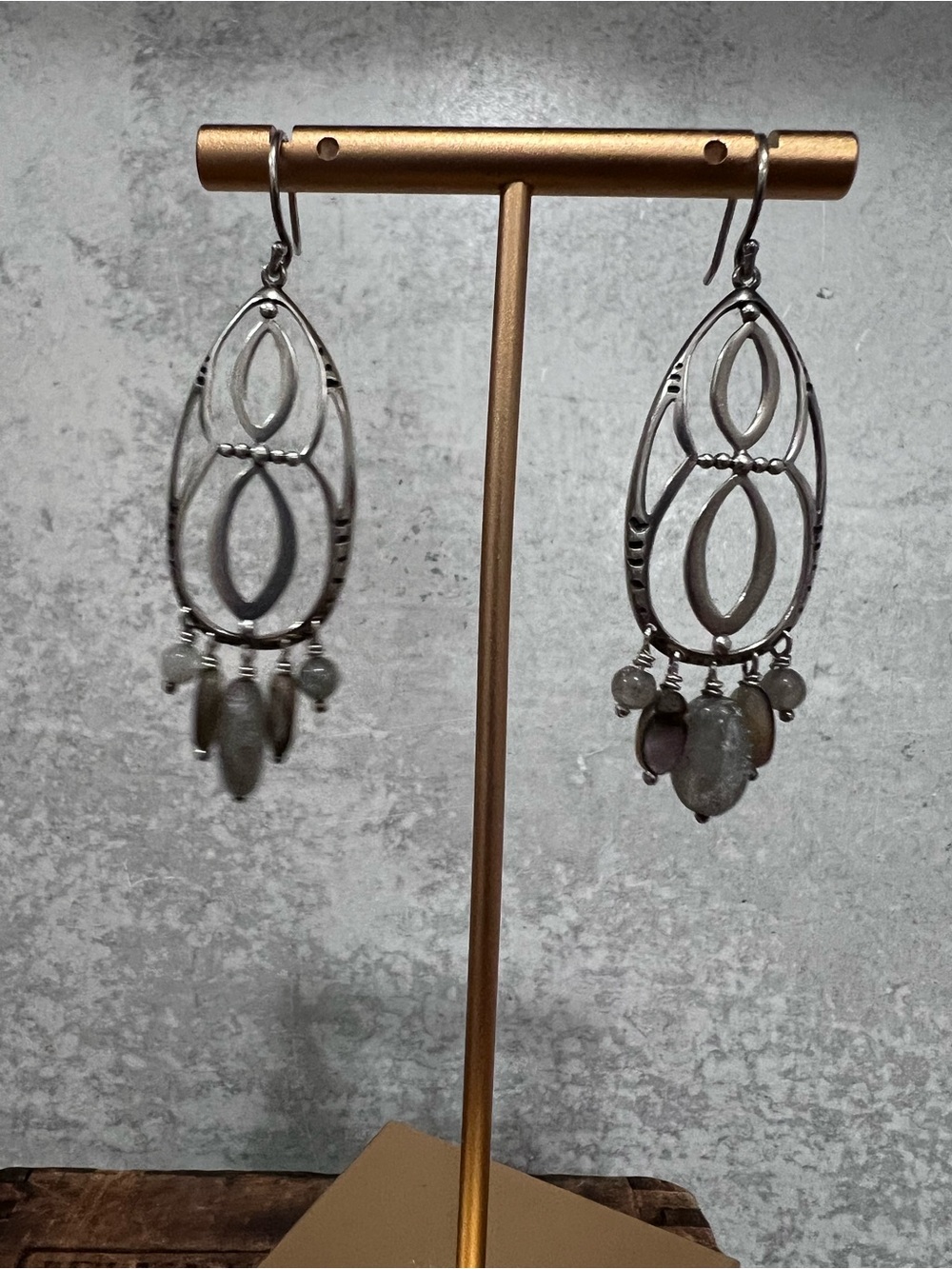 Silpada Sterling Silver Feldspar And Shell Infinity Chandelier Earrings - Picture 3 of 6